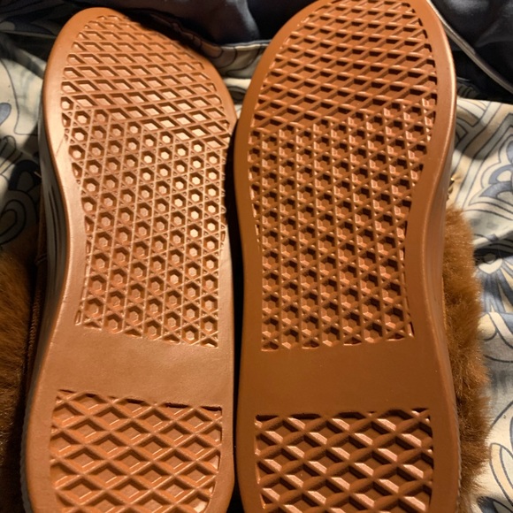 Slippers - Picture 3 of 3